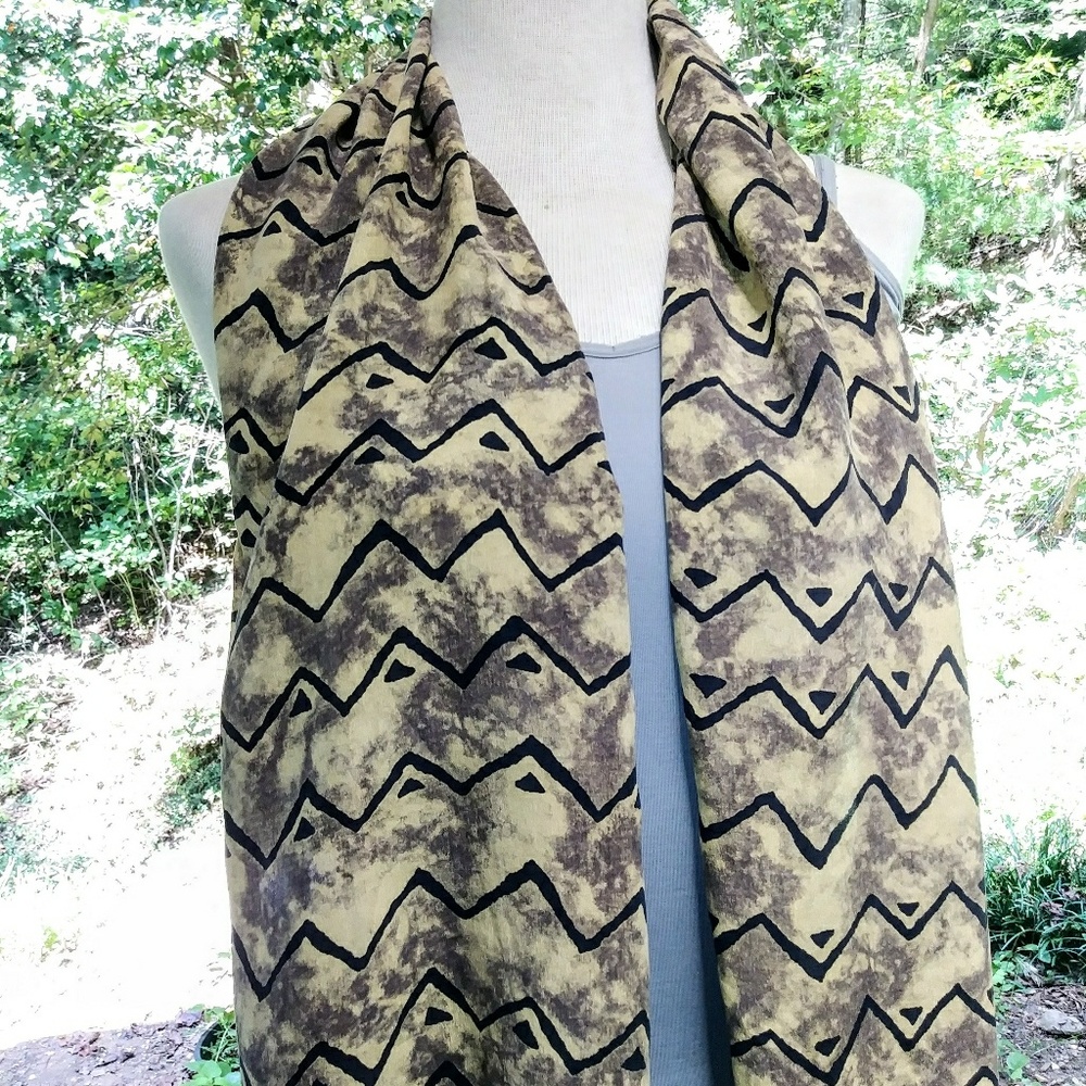 Essential Classics 100% Silk Scarf #hundredsofscarves